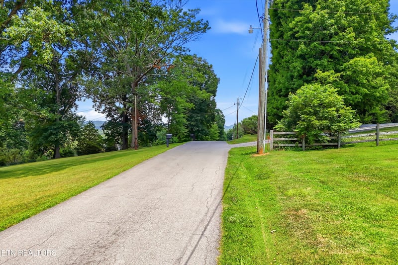1035 Green Rd, Madisonville, TN 37354