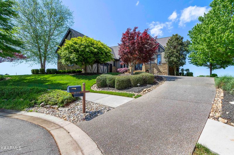 1035 Old Barn Ln, Loudon, TN 37774
