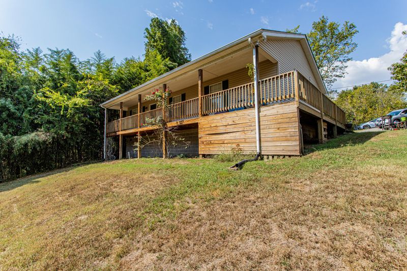 1035 SW Spring Dr, Knoxville, TN 37920
