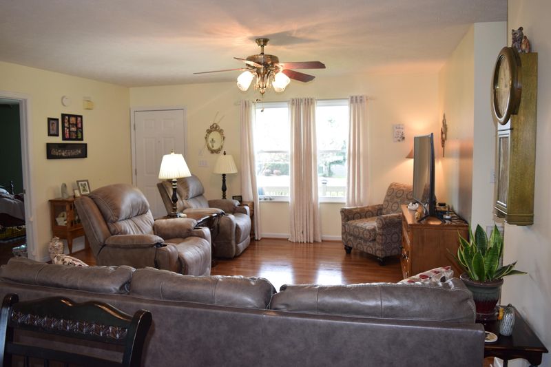 1035 Towns View Dr, Seymour, TN 37865