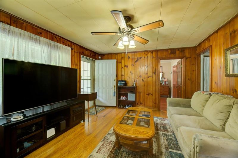 1036 Deaderick Rd, Knoxville, TN 37920