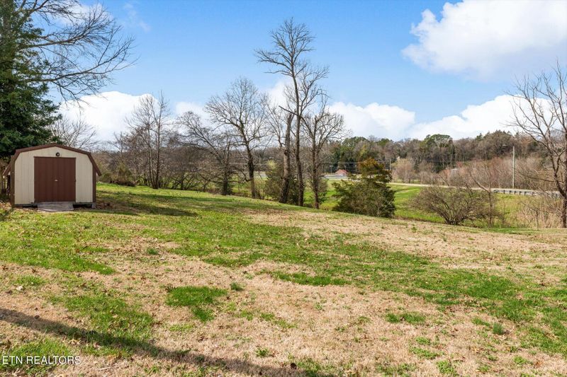 1036 Jones St, Athens, TN 37303