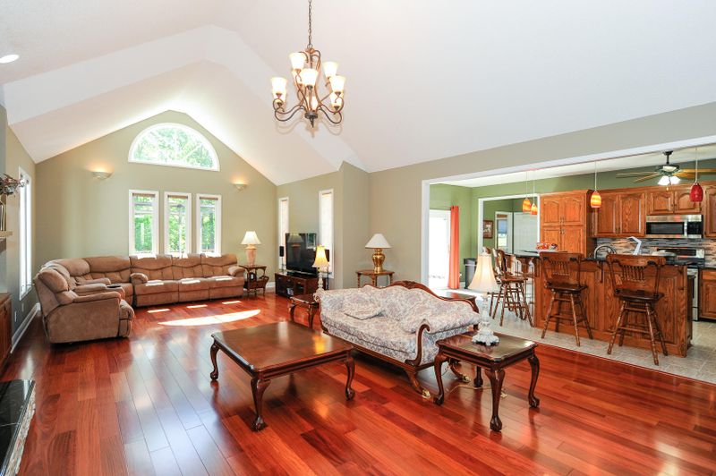 1037 Thompson Bridge Rd, Maryville, TN 37801