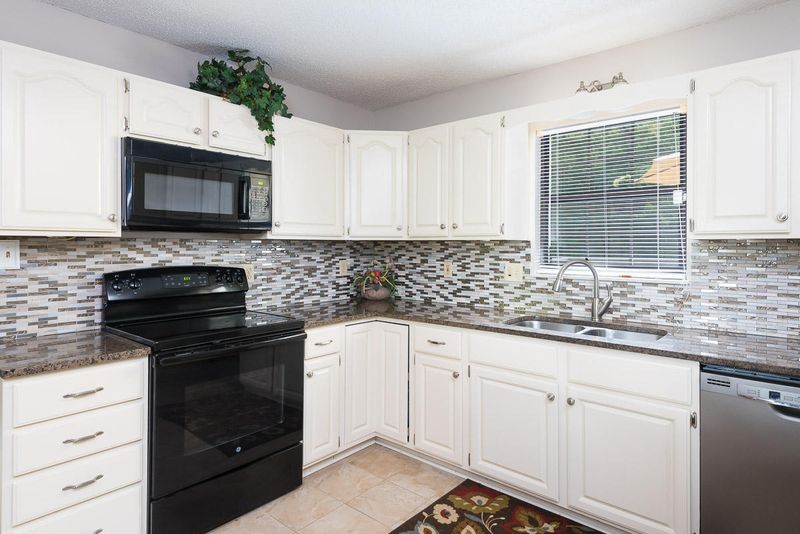 1038 Poplar Creek Rd, Oliver Springs, TN 37840