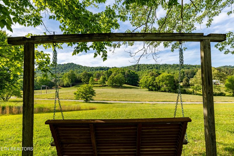 1038 Reagan Valley Rd, Tellico Plains, TN 37385