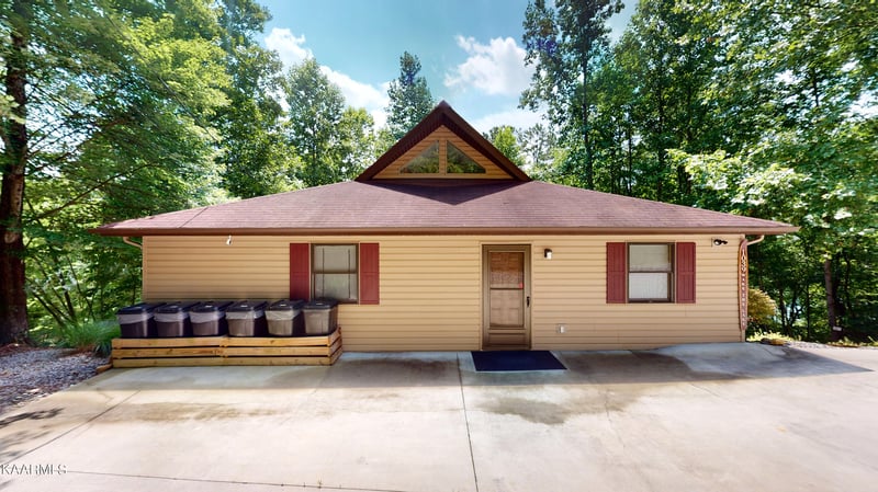 1039 Big Creek Rd, Lafollette, TN 37766