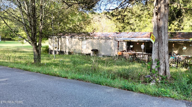 1039 Millican Grove Rd, Sevierville, TN 37876