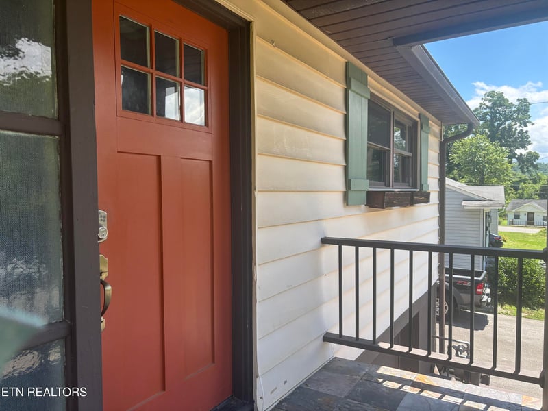 104 Ashland Ln, Oak Ridge, TN 37830