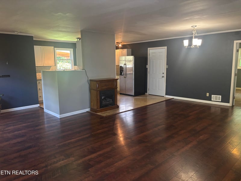 104 Ashland Ln, Oak Ridge, TN 37830