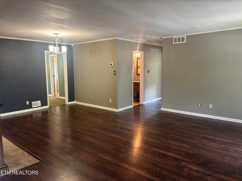 104 Ashland Ln, Oak Ridge, TN 37830