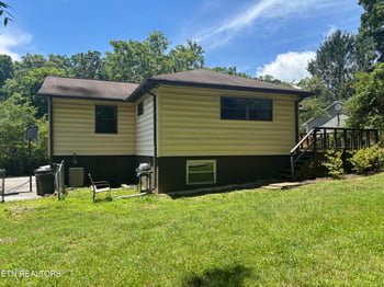 104 Ashland Ln, Oak Ridge, TN 37830