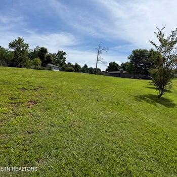104 Azalea Cir, Harriman, TN 37748