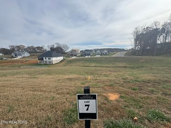 104 Azalea Ln, Loudon, TN 37774