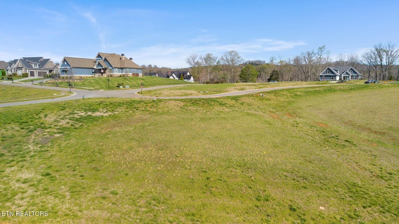 104 Azalea Ln, Loudon, TN 37774