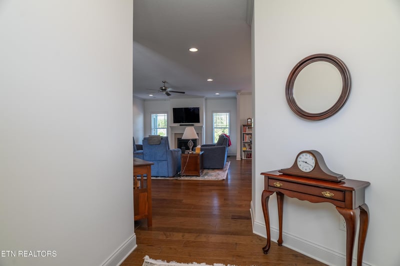 104 Black Oak Dr, Oak Ridge, TN 37830