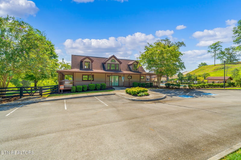 104 Blue Heron, Harriman, TN 37748