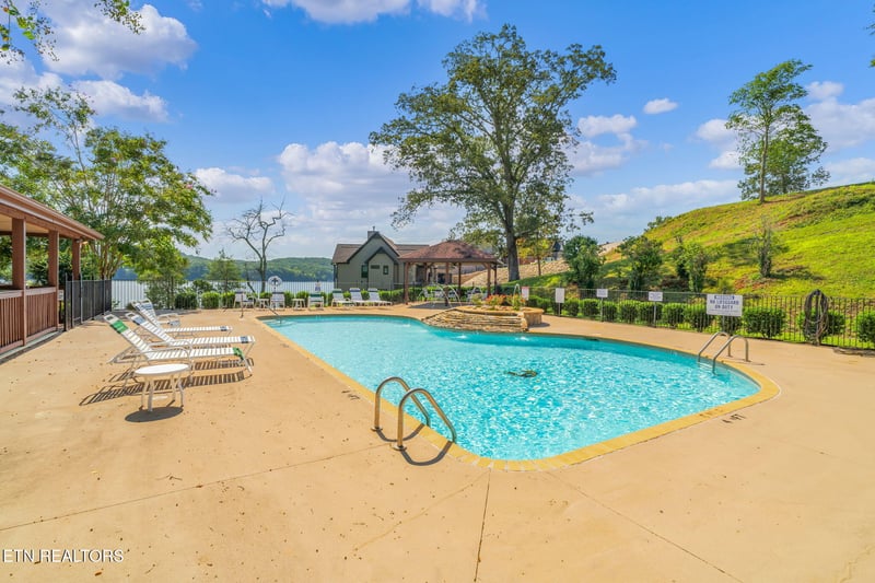 104 Blue Heron, Harriman, TN 37748