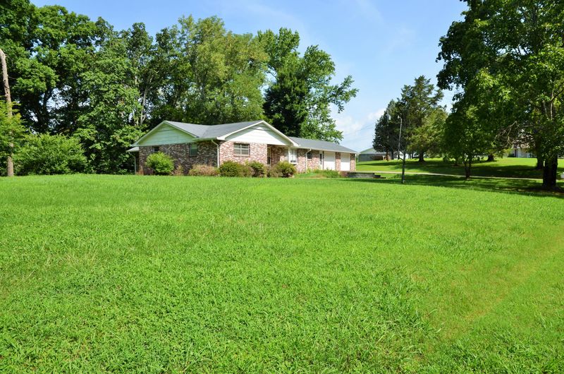 104 Cedar Point Dr, Kingston, TN 37763