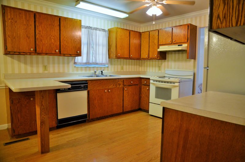 104 Cedar Point Dr, Kingston, TN 37763
