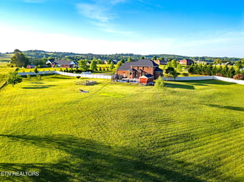 104 Charleston Pl, Madisonville, TN 37354