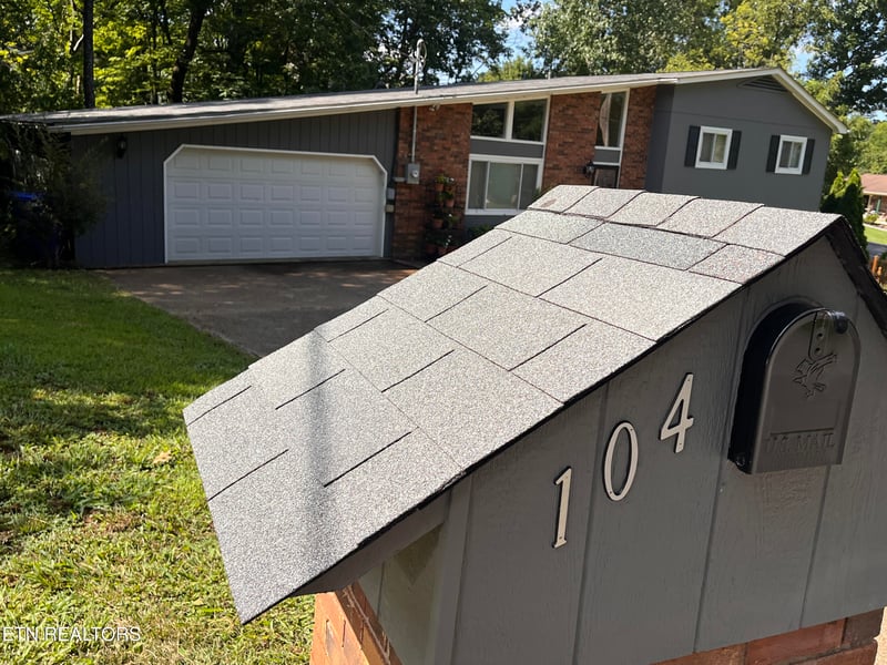 104 Clark Ln, Oak Ridge, TN 37830