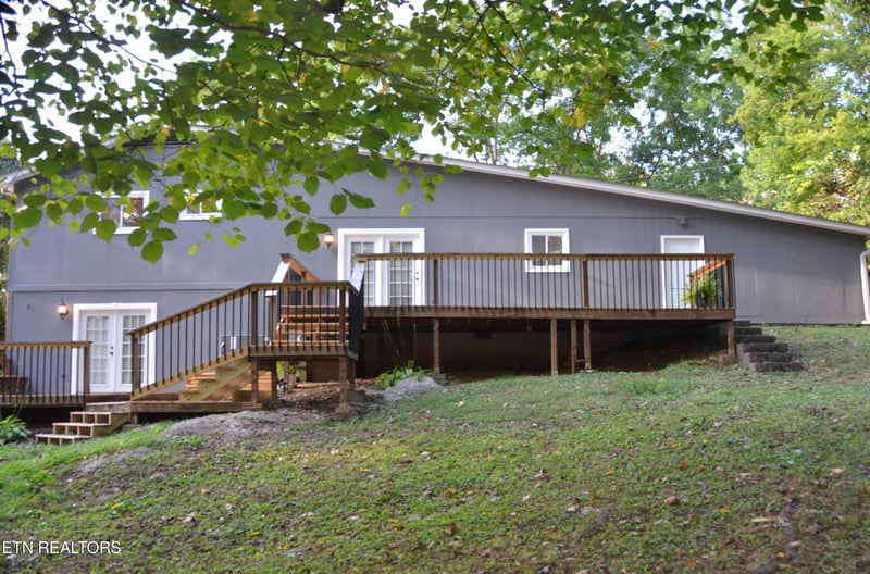 104 Clark Ln, Oak Ridge, TN 37830
