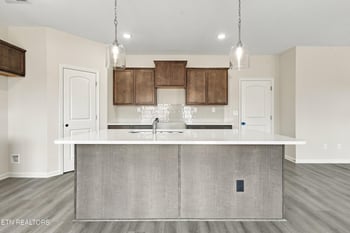 104 Clover Meadow Ln, Maryville, TN 37801