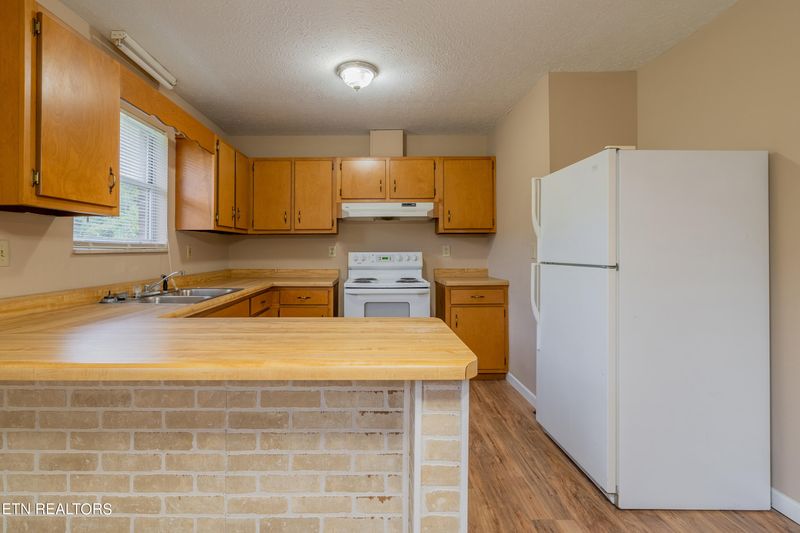 104 Coffey Ln, Harriman, TN 37748