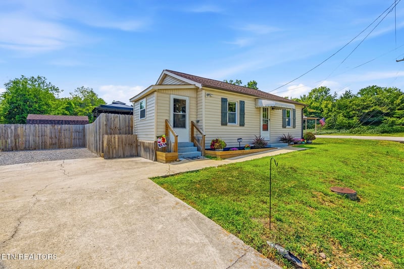 104 County Farm Rd, Maryville, TN 37801