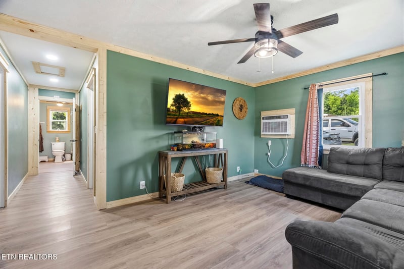 104 County Farm Rd, Maryville, TN 37801