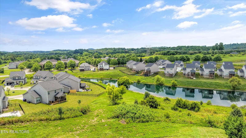 104 Duncanberry Ct, Oak Ridge, TN 37830