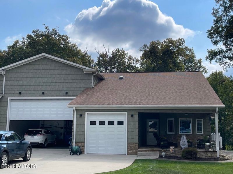 104 Hickory Cir, Crossville, TN 38555