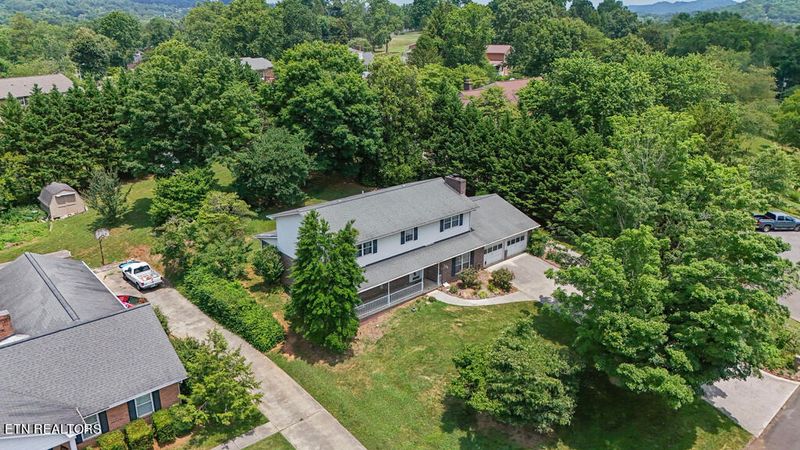 104 Lakeview Ln, Clinton, TN 37716