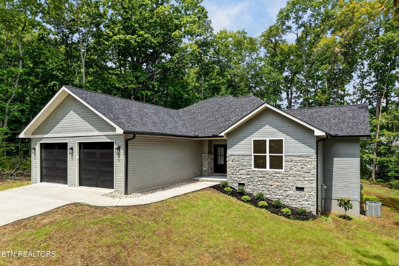 104 Liverpool Cir, Crossville, TN 38558