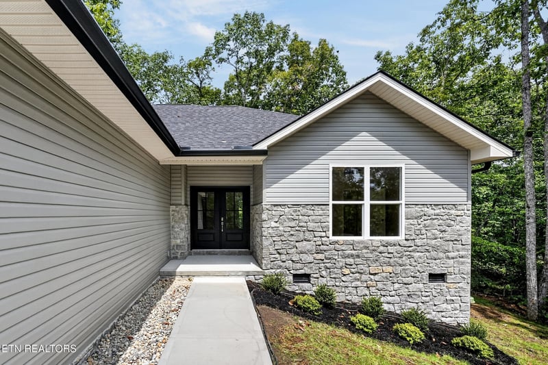 104 Liverpool Cir, Crossville, TN 38558