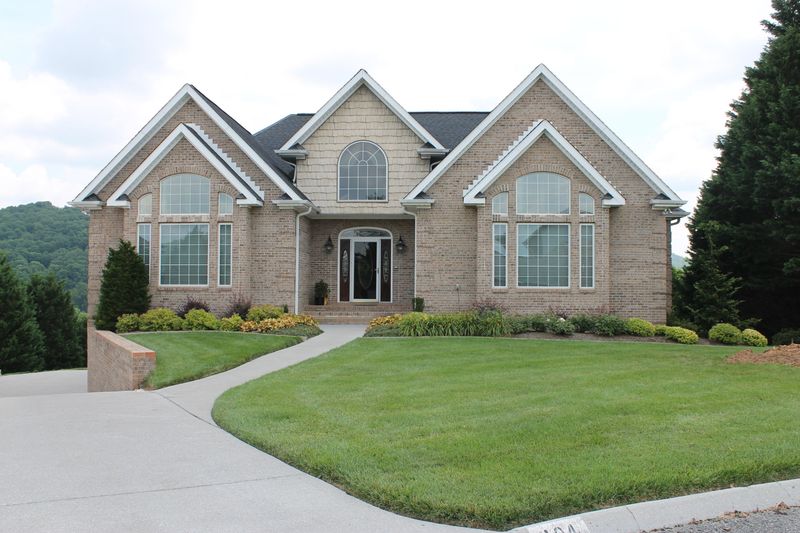 104 Lookout Point, Clinton, TN 37716