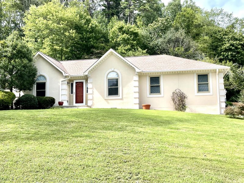 104 Mockingbird Ln, Oak Ridge, TN 37830