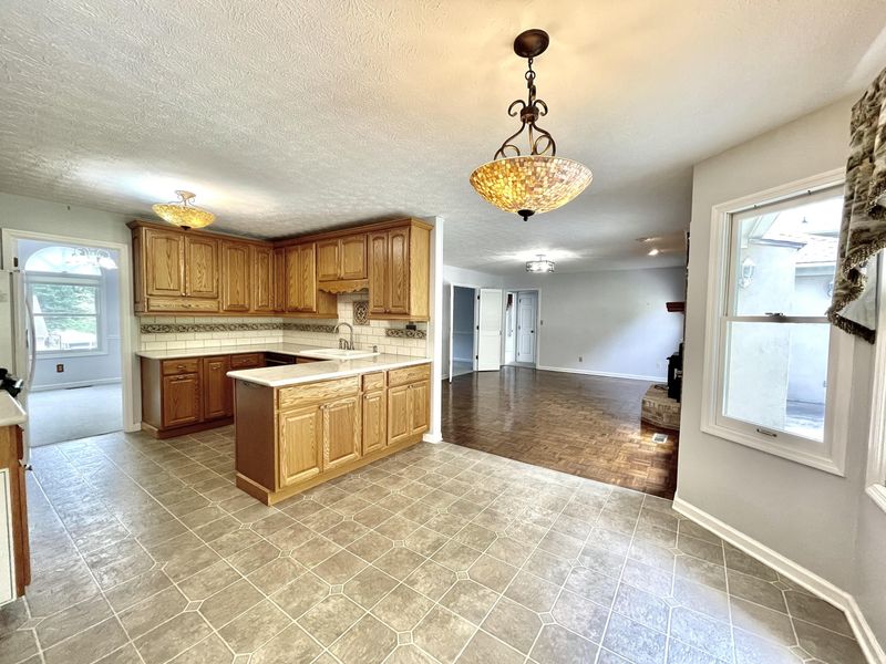 104 Mockingbird Ln, Oak Ridge, TN 37830