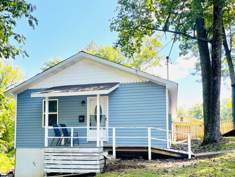 104 N Walker Ln, Oak Ridge, TN 37830