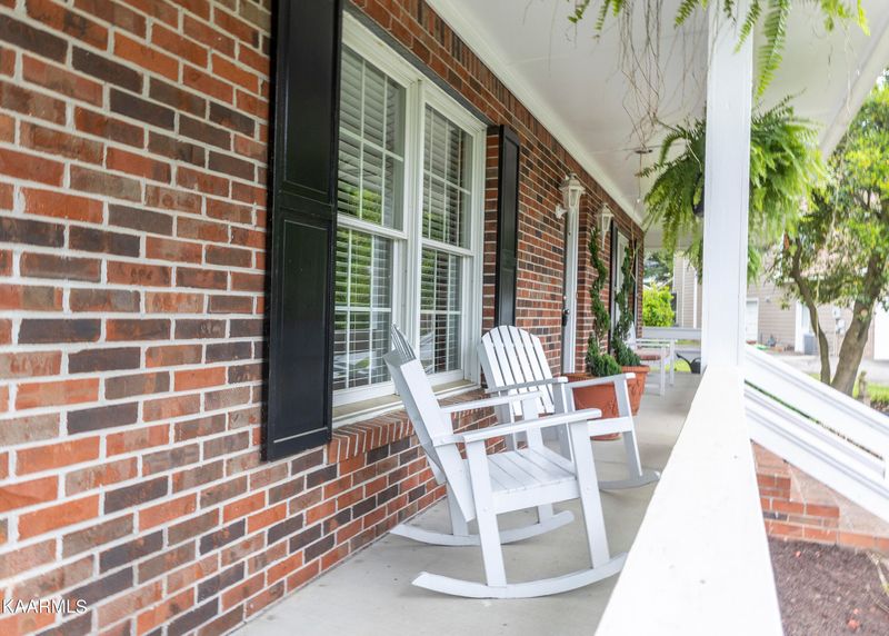 104 Naples Ln, Oak Ridge, TN 37830