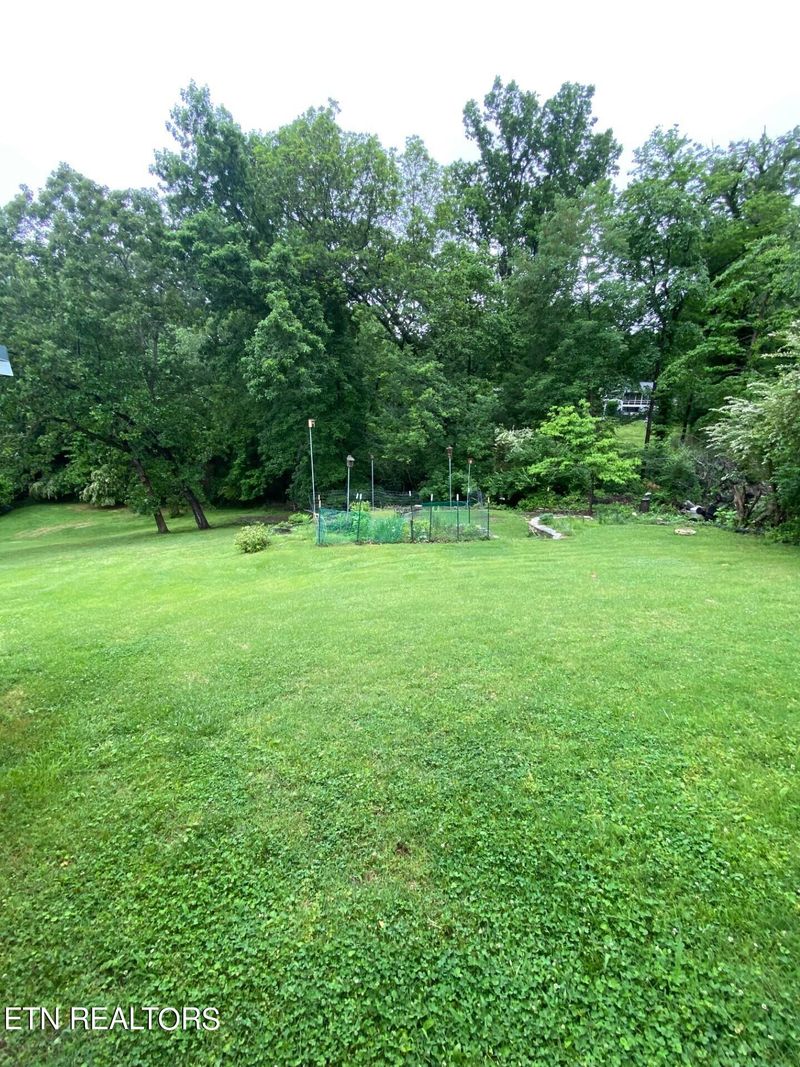 104 Nolan Rd, Oak Ridge, TN 37830