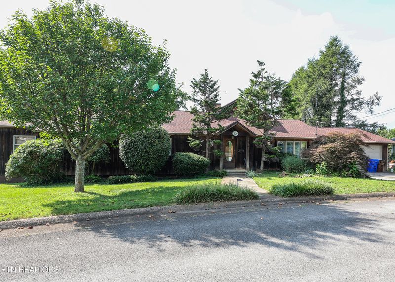 104 Ogden Cir, Oak Ridge, TN 37830