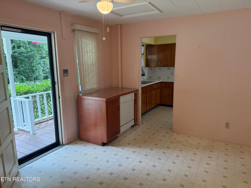 104 Pleasant Rd, Oak Ridge, TN 37830