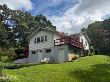 104 Pleasant Rd, Oak Ridge, TN 37830