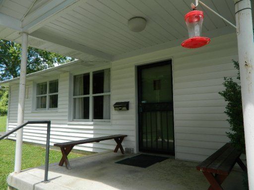 104 Quincy Ave, Oak Ridge, TN 37830