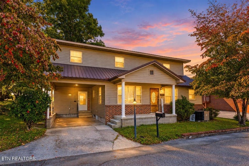 104 Rich Ln, Lafollette, TN 37766