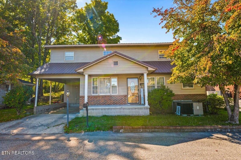 104 Rich Ln, Lafollette, TN 37766