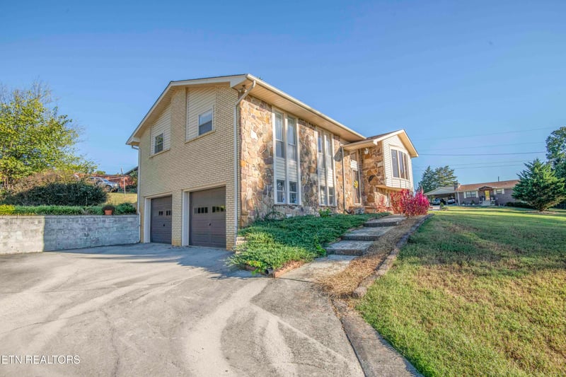 104 Scenic View Dr, Corryton, TN 37721