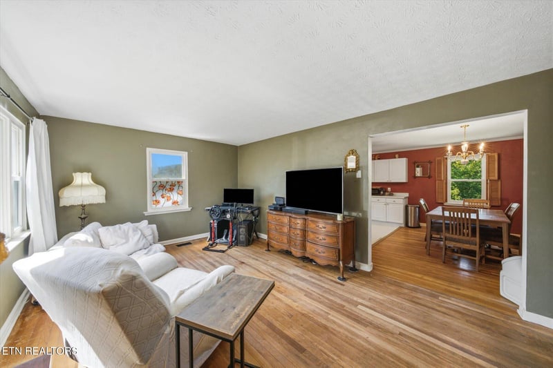 104 Scott Ln, Oak Ridge, TN 37830