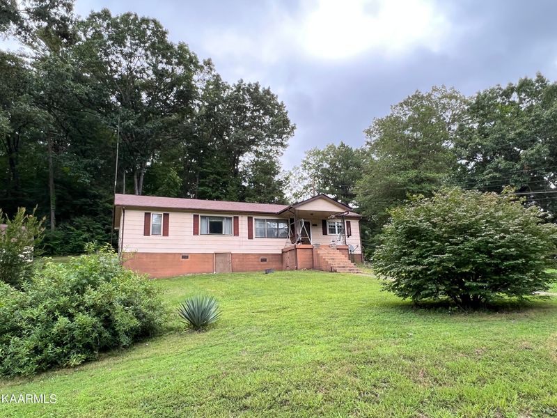 104 Tedder Ln, Harriman, TN 37748